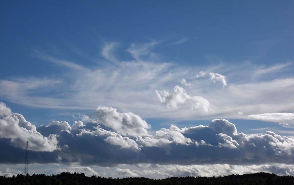 Predicting the weather in the UK Cumulus and cirrostratus 