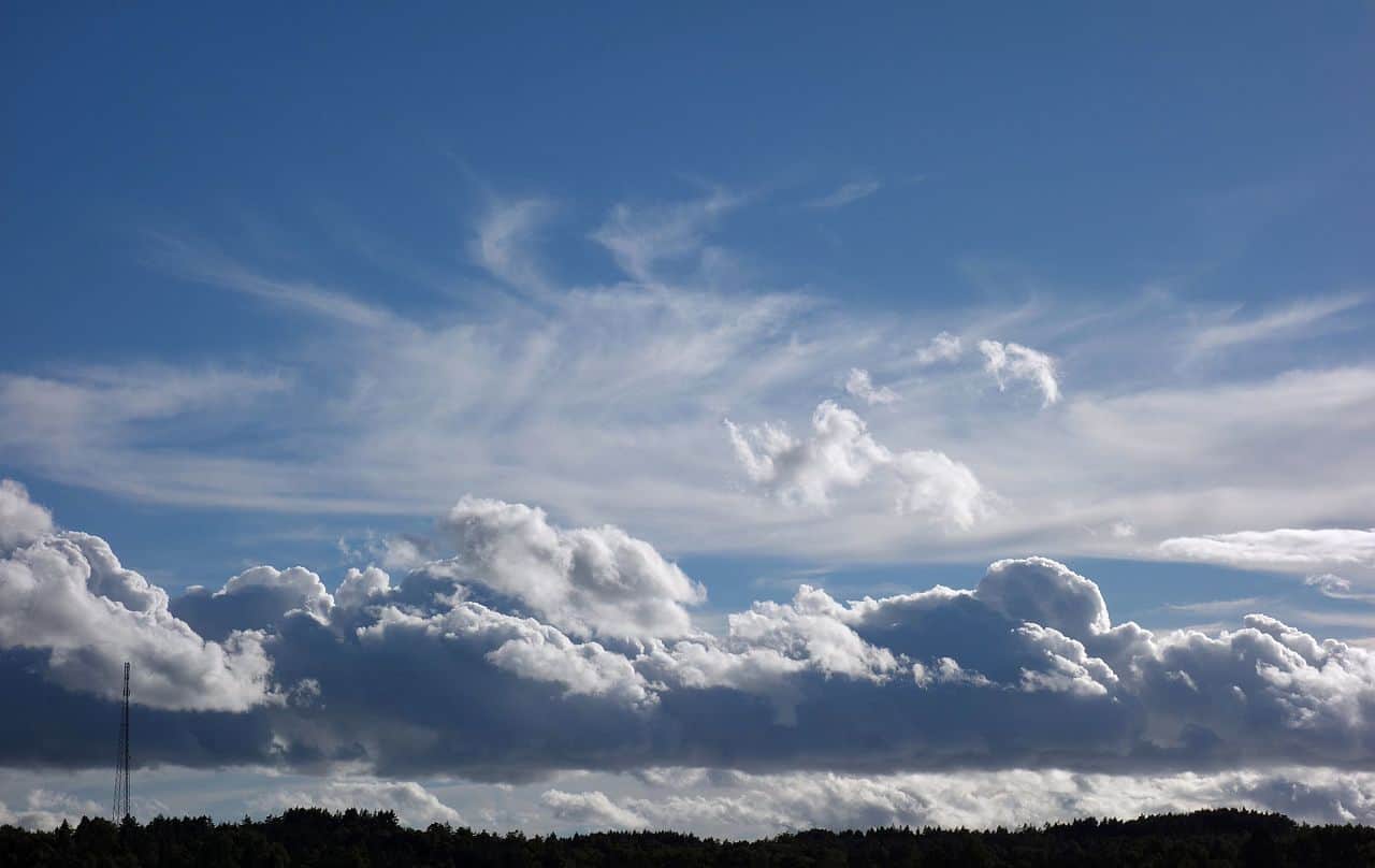 Predicting the weather in the UK Cumulus and cirrostratus